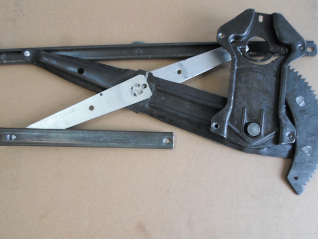 Ablakemel� szerkezet elektr. jobb Swift 3a 2003-ig, bontott