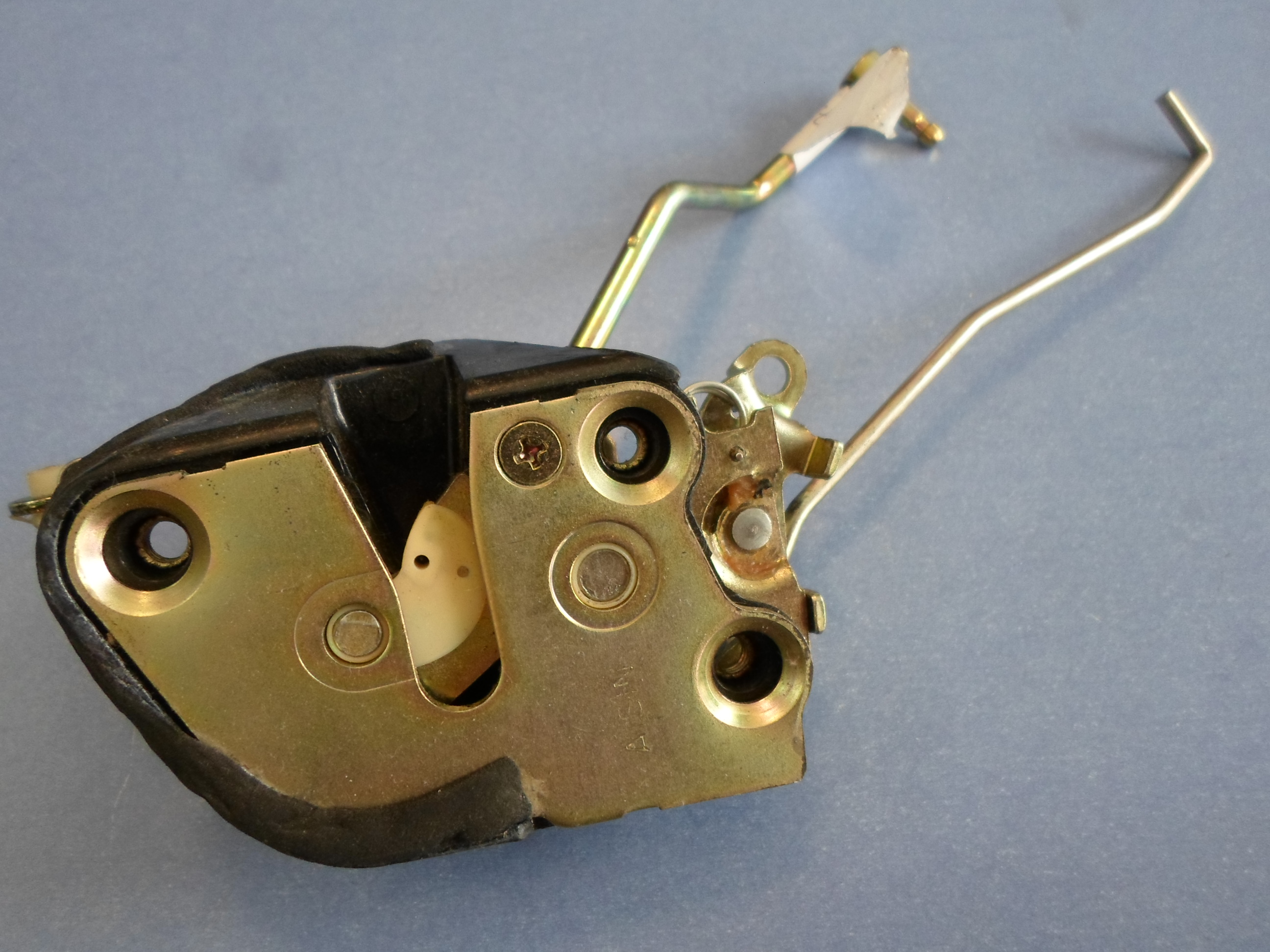 Ajt�z�r szerkezet bal els� Maruti 800, gy�ri