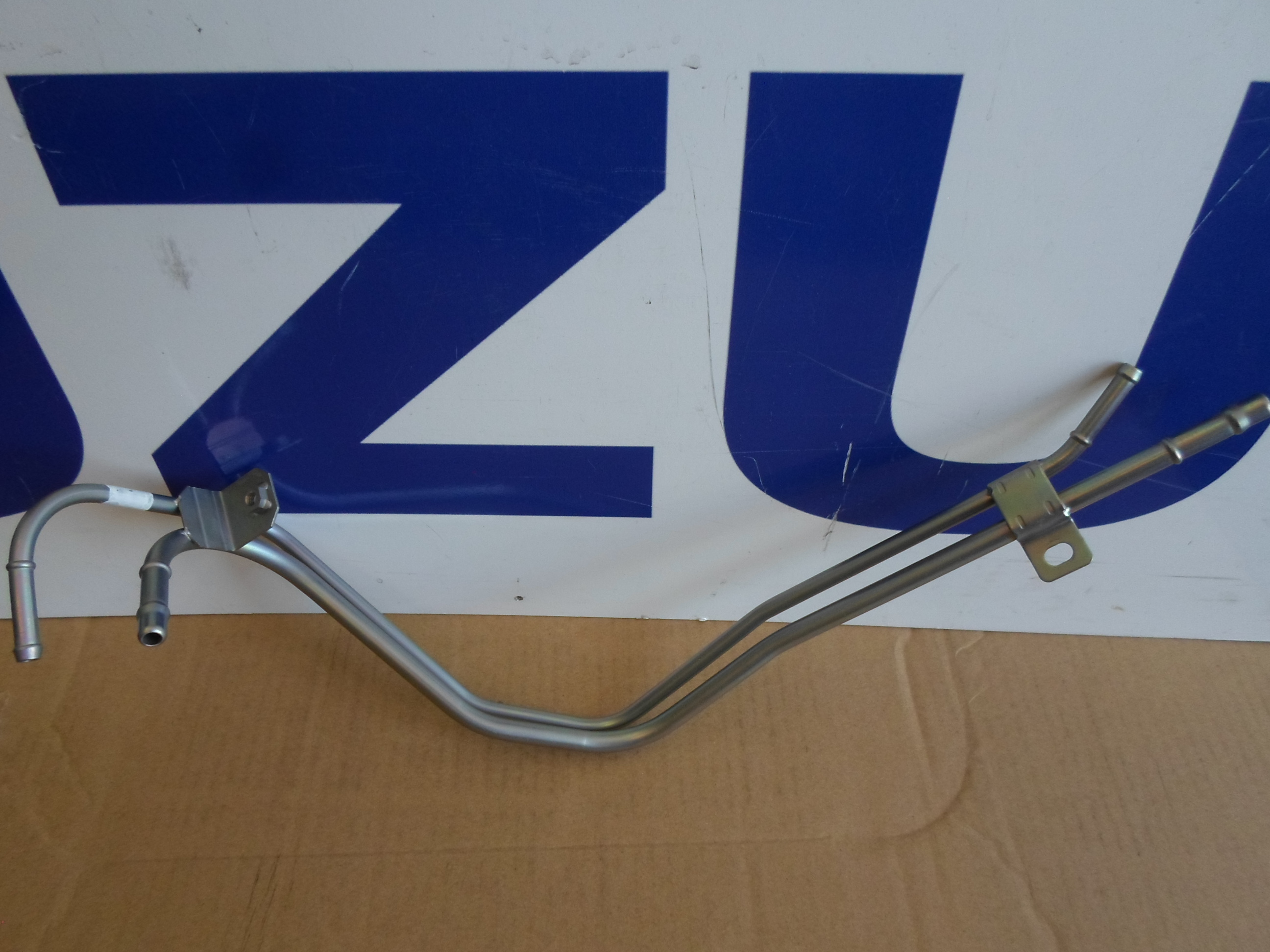 Benzincs� f�m a tankon Suzuki Swift 1.0-1.3-1.6 1991-2002, gy�ri