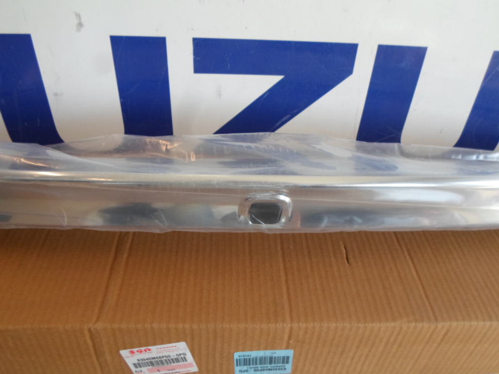 Csomagt�rajt� d�szburkolat Suzuki Baleno 2017- gy�ri