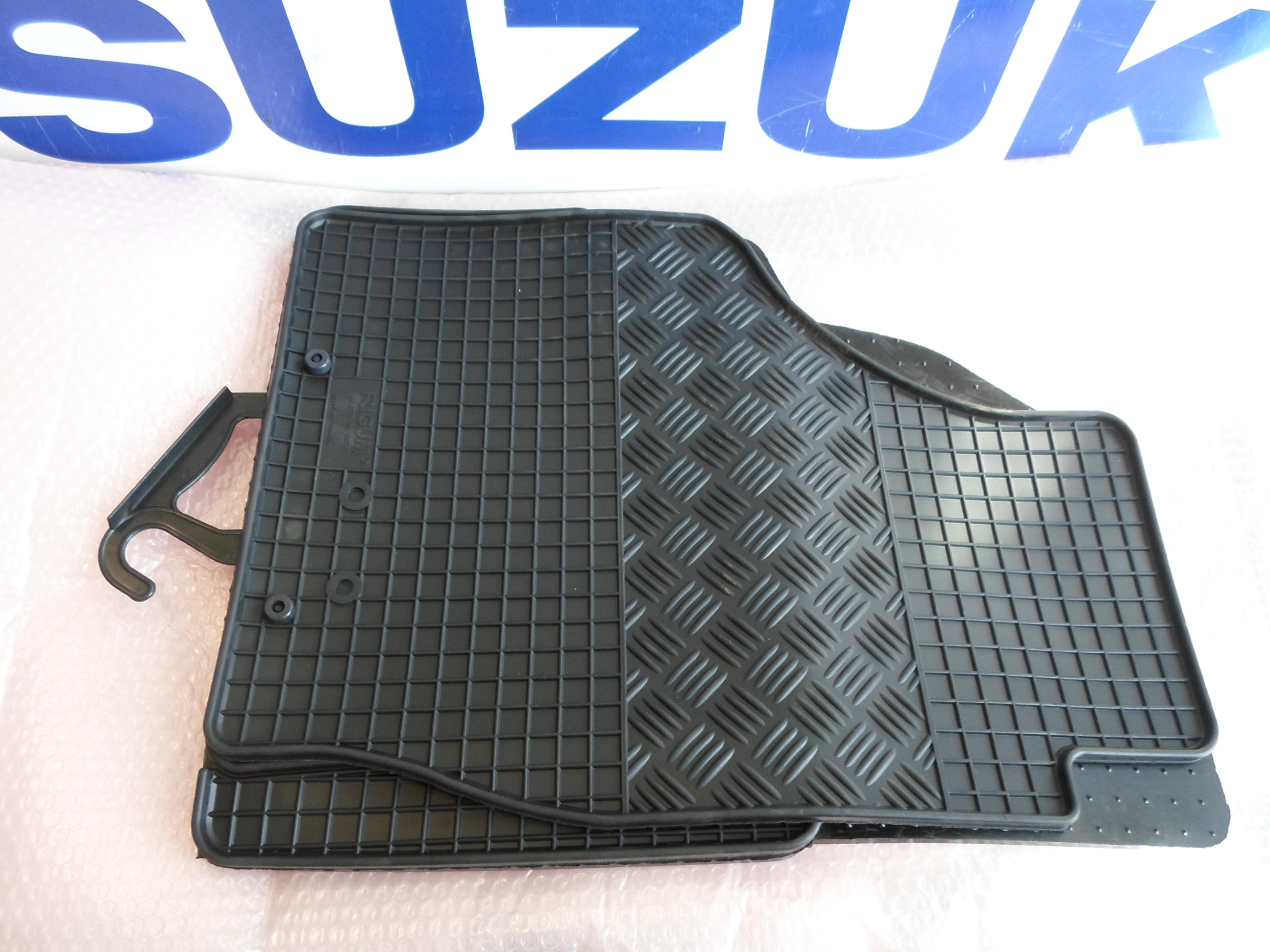 Gumisznyeg kszlet Suzuki Ignis 2002-2006