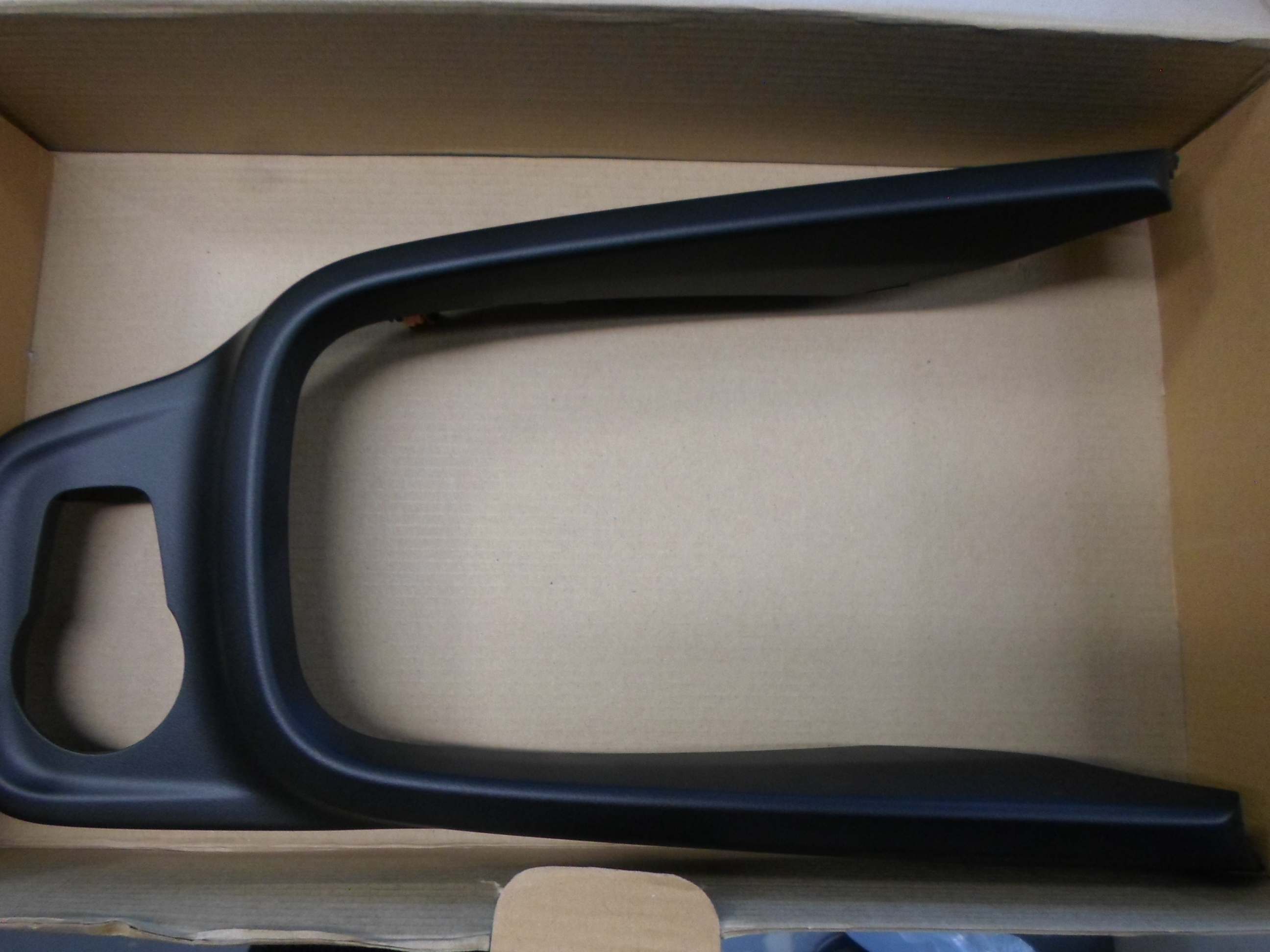 K�z�pkonzol dekor fekete  Vitara 2015-