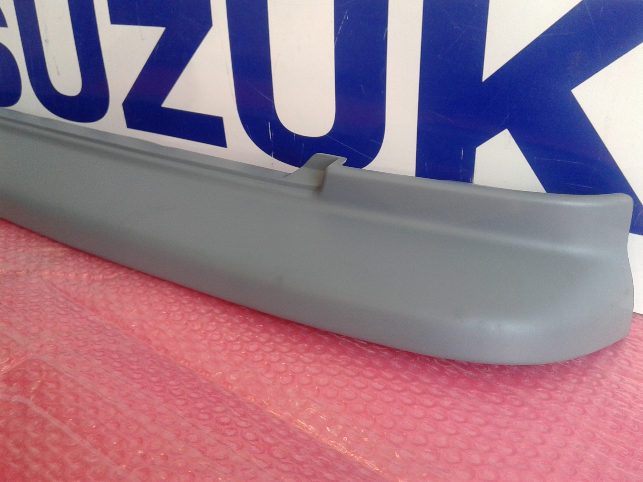 L�kh�r�t� h�ts� fels� Suzuki Swift Sedan 4a 1990-2003-ig, alapozott, gy�ri