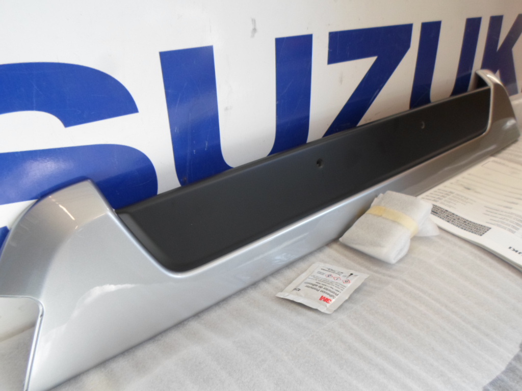 L�kh�r�t� bet�t els� fels� Suzuki Vitara 2018-, gy�ri