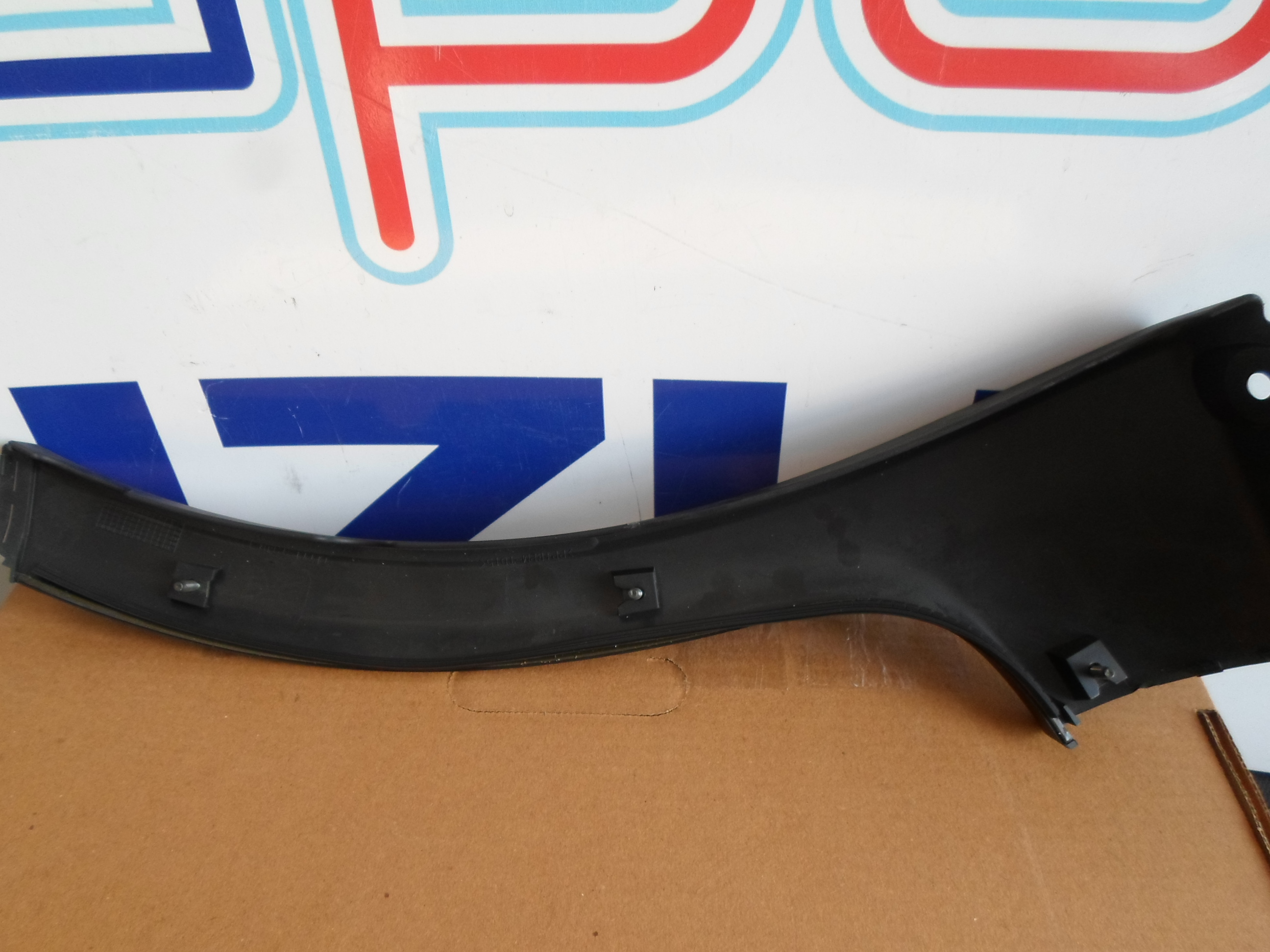 Spoyler els� bal  Suzuki SX4 2006-2013, gy�ri