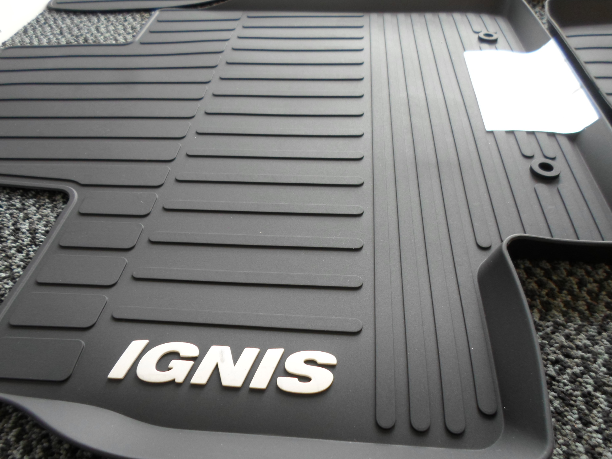 Gumisz�nyeg k�szlet, Suzuki Ignis 2017-t�l, gy�ri
