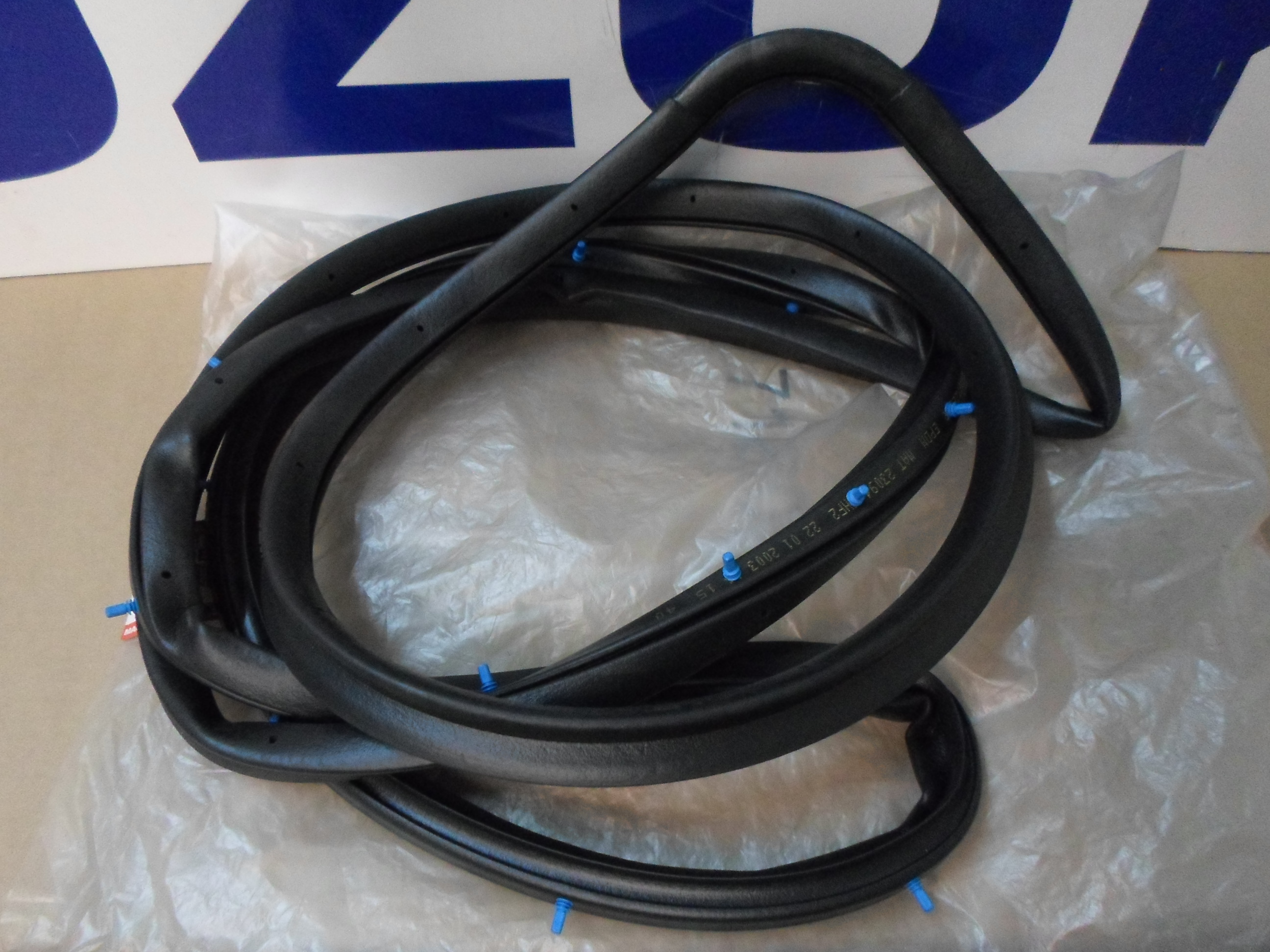 Ajt�t�m�t� gumi jobb els� 4-5a Swift 1989-2003, gy�ri