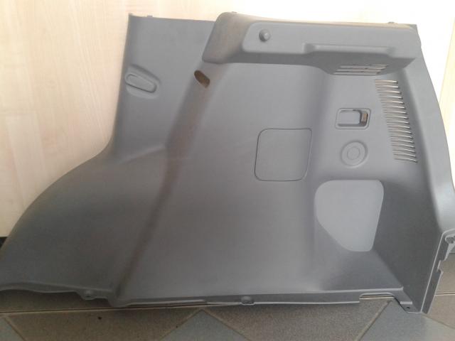 Csomagt�rk�rpit j. Suzuki SX4 5a. 2006-2013, gy�ri