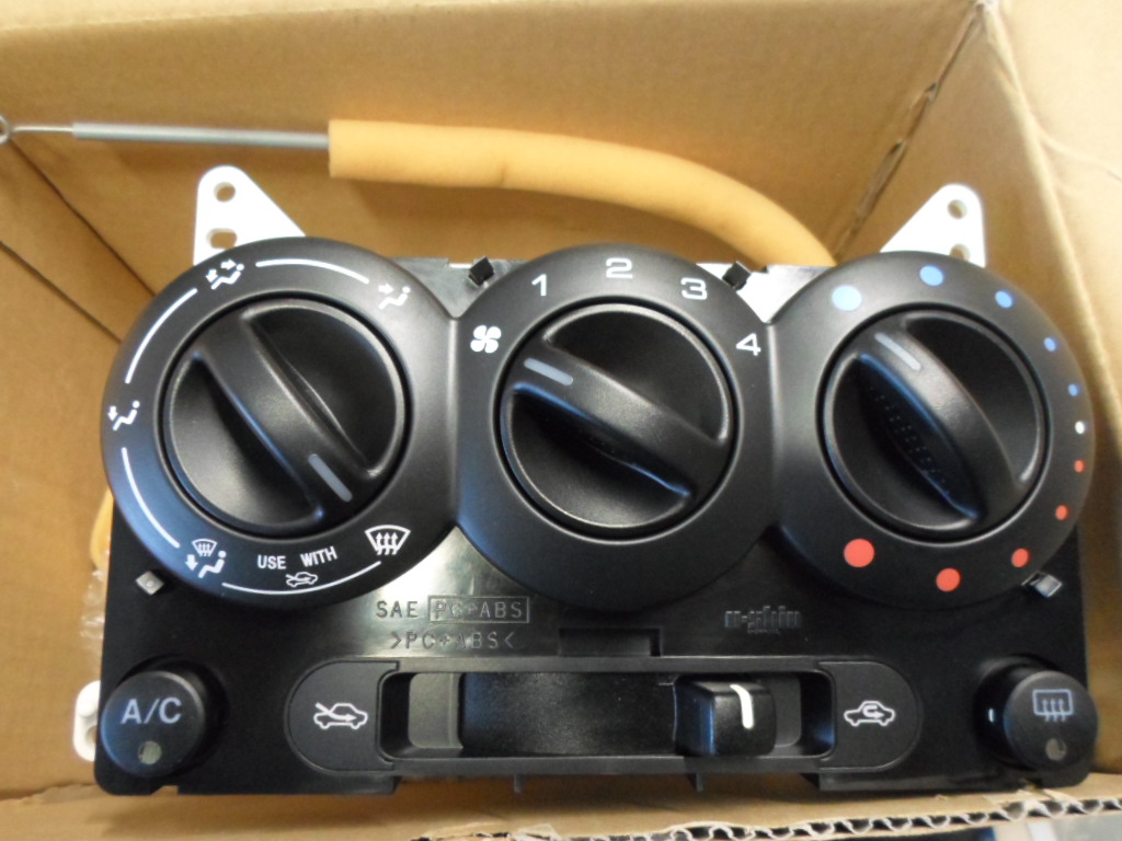 F�t�s kezel� panel Suzuki Ignis 2002-2006, gy�ri