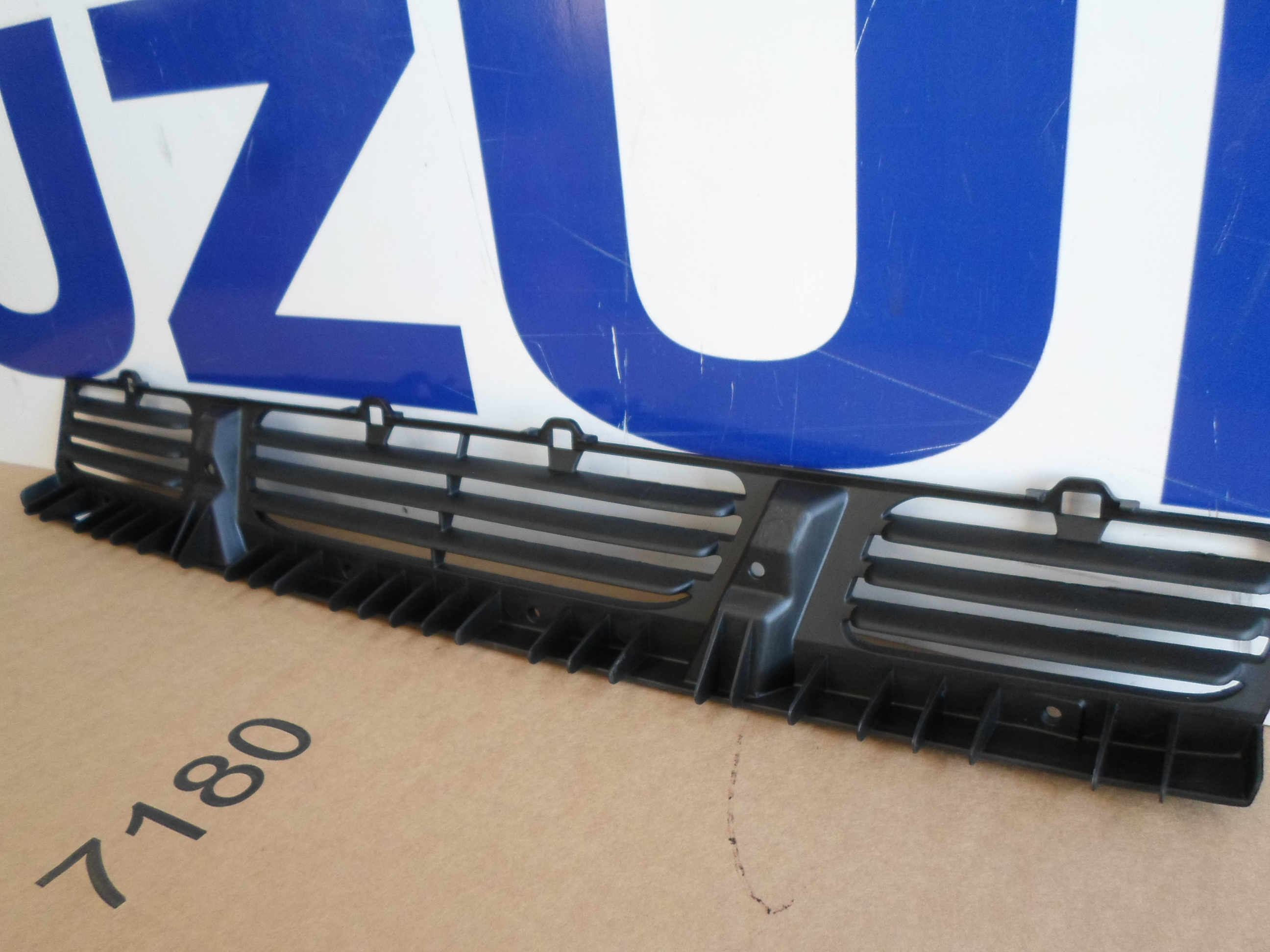 H�t�r�cs bels� Suzuki Swift 1997-1999-ig, gy�ri