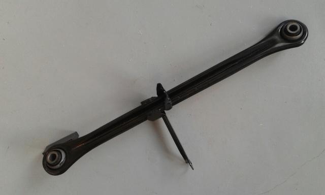 Kit�maszt�kar h�ts� fut�m� b.Suzuki Swift 1989-2003-ig