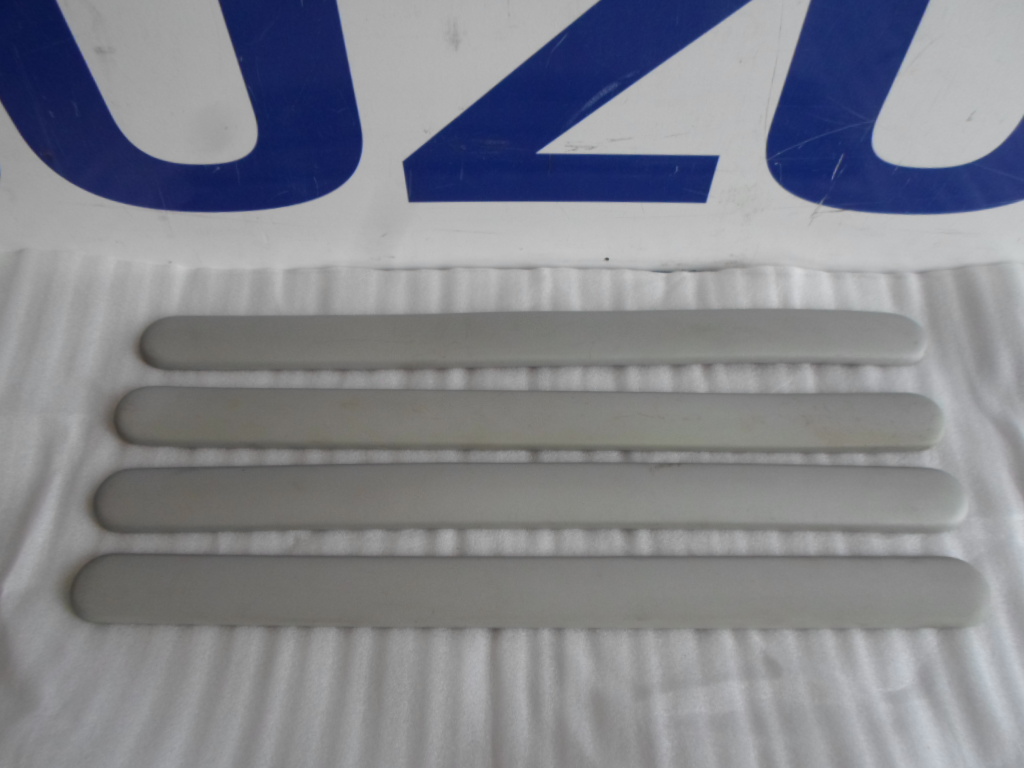 L�kh�r�t� sarokv�d� Suzuki univerz�lis ez�st (f�nyezhet�)
