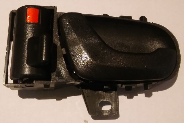 Kilincs bels� els� bal fekete Suzuki Swift 2003-ig