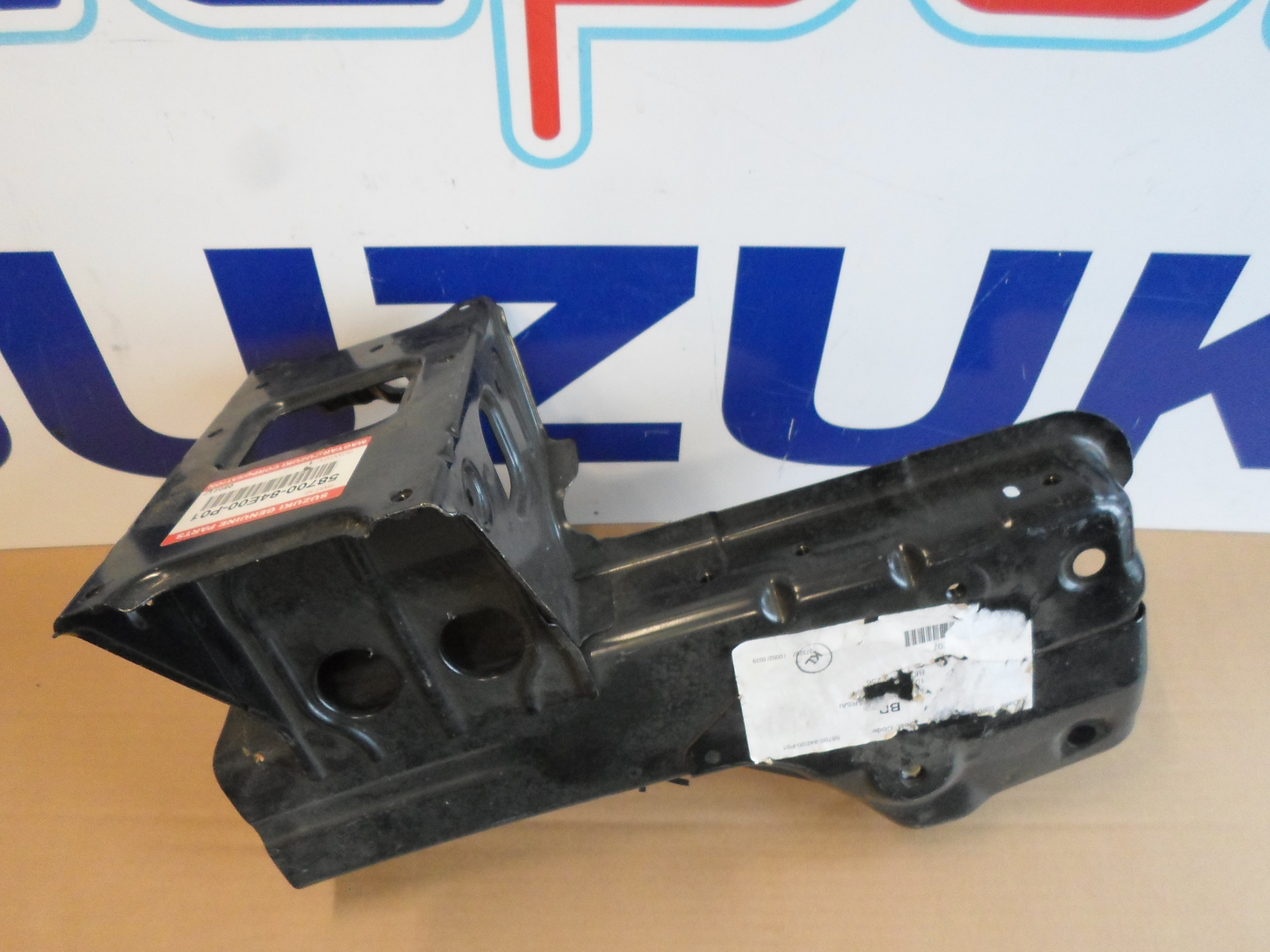 V�zny�lv�ny els� bal + akkutart� Suzuki WagonR+ 2000-2004, gy�ri